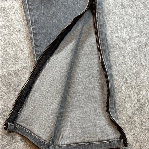 AG The Camila Super Skinny Jeans – Size 27R | Distressed Gray 👖 - Picture 4 of 16